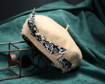 Κομψό γυναικείο καπέλο σε διάφορα χρώματα με κορδέλα