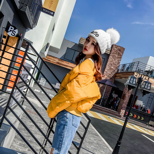 Actuală pălărie de iarnă pentru femei cu inscripție