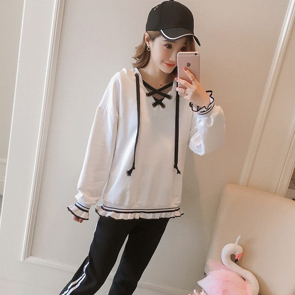 Спортен комплект за бременни жени от две части - суичър с качулка и клин