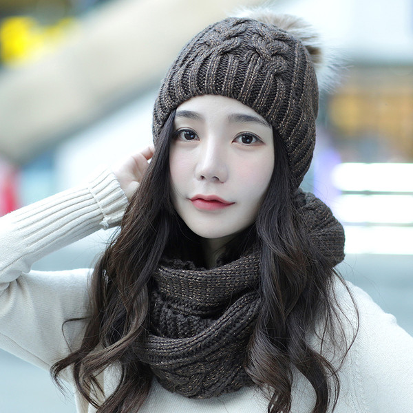 Pălărie modernă de iarnă pentru femei cu puf în cinci culori