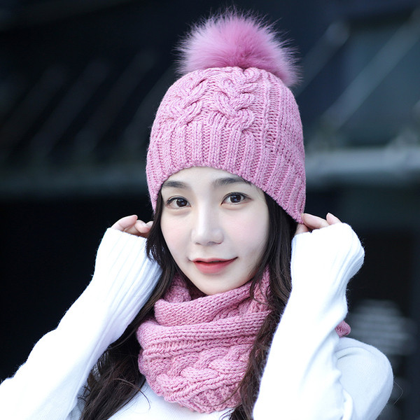 Pălărie modernă de iarnă pentru femei cu puf în cinci culori