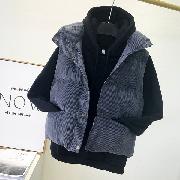 Σπορ-casual γυναικείο γιλέκο κοντό  μοντέλο με τσέπες σε διάφορα χρώματα