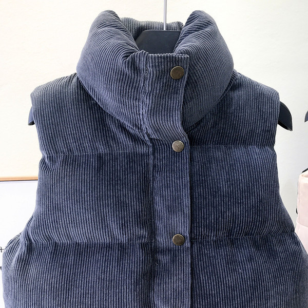 Σπορ-casual γυναικείο γιλέκο κοντό  μοντέλο με τσέπες σε διάφορα χρώματα