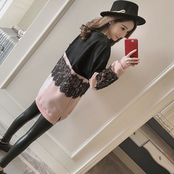 Modern, csipkés pulóver terhes nők számára