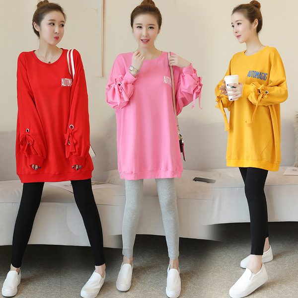 Суичър за бременни жени с надпис и връзки в три цвята