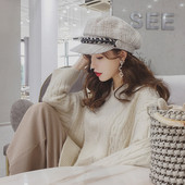 Актуален дамски каскет в два цвята