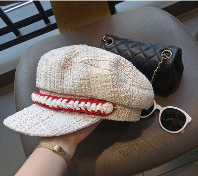 Актуален дамски каскет в два цвята