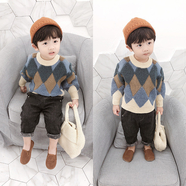 Παιδικό πουλόβερ  για αγόρια με κολάρο σε σχήμα O