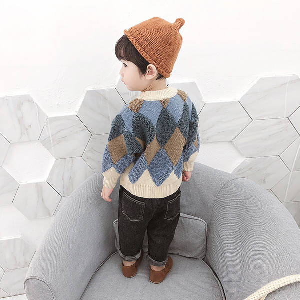 Παιδικό πουλόβερ  για αγόρια με κολάρο σε σχήμα O