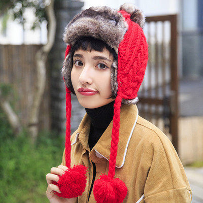 Pălărie modernă de puf de damă cu ciucuri în trei culori