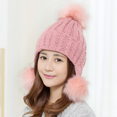 Зимна дамска плетена шапка в три цвята