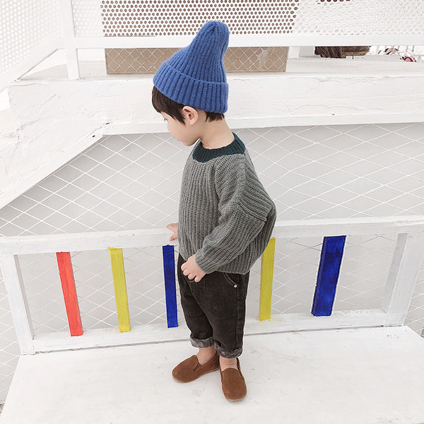 Alkalmi gyerekpulóver fiúknak szürke és barna színben