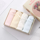 Σετ από τέσσερα κομμάτια εσωρούχων