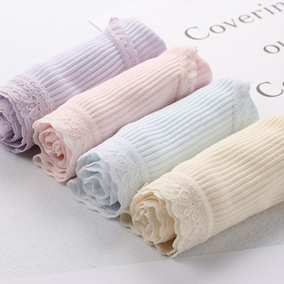 Σετ από τέσσερα κομμάτια εσωρούχων