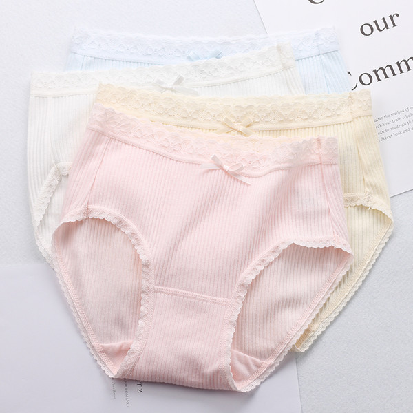 Σετ από τέσσερα κομμάτια εσωρούχων