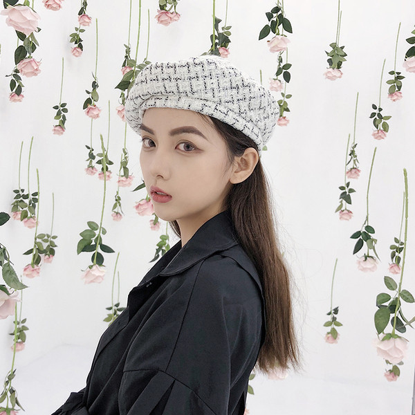 Palarie moderna de dama in doua culori