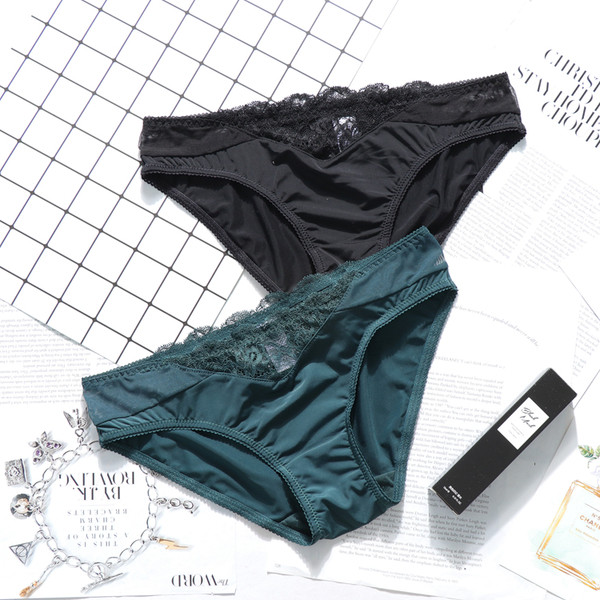 Κομψό σετ εσωρούχων  σε τρία μέρη