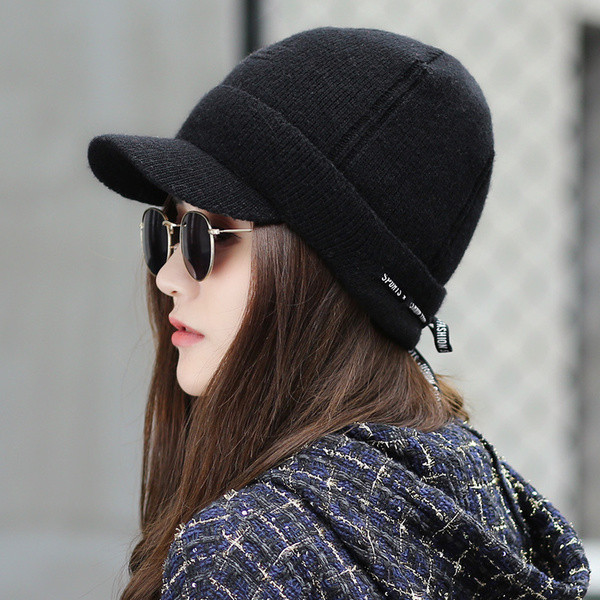 Eжедневна дамска плътна шапка с козирка и връзки