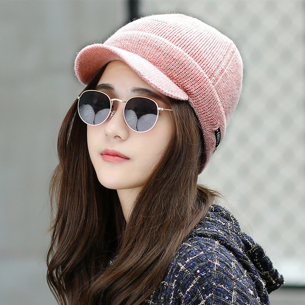 Eжедневна дамска плътна шапка с козирка и връзки