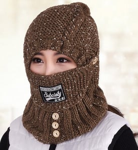 Palarie de iarna dama cu nasturi in mai multe culori