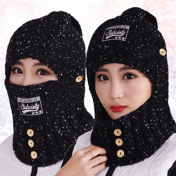 Palarie de iarna dama cu nasturi in mai multe culori