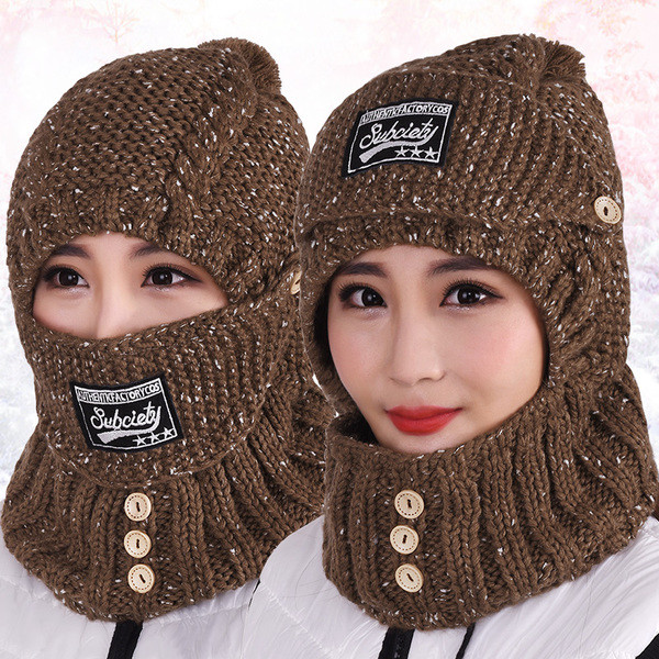 Palarie de iarna dama cu nasturi in mai multe culori