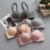 Εσώρουχα σε τέσσερα χρώματα