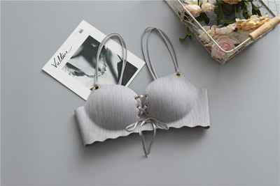 Εσώρουχα σε τέσσερα χρώματα