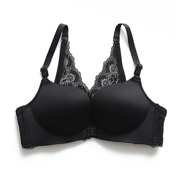 Κομψό εσώρουχο με δαντέλα σε τρία χρώματα