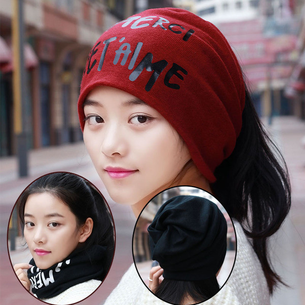 Актуална дамска шапка с надпис в няколко цвята