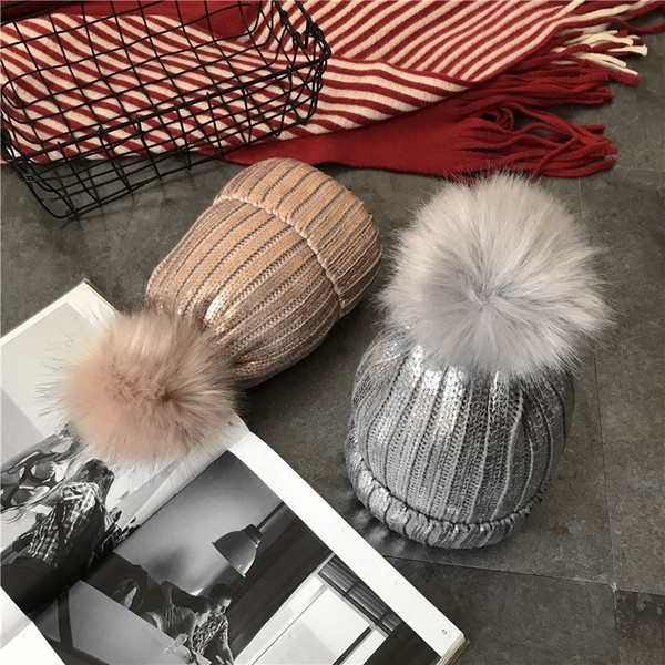 Palarie eleganta de dama in puf in mai multe culori