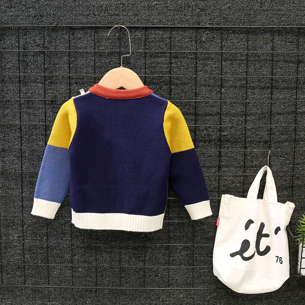 Παιδική ζακέτα  για τα αγόρια σε σχήμα V σε δύο χρώματα