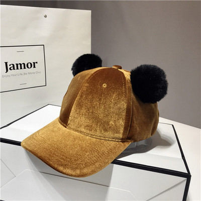 Μοντέρνο γυναικείο καπέλο  σε στοιχεία 3D σε διαφορετικά χρώματα