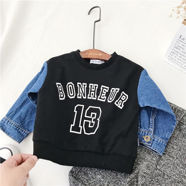 Hanorac modern pentru copii cu imprimeu și mâneci din denim de culoare neagră