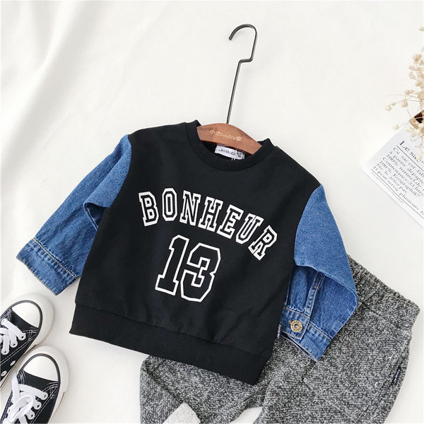 Hanorac modern pentru copii cu imprimeu și mâneci din denim de culoare neagră