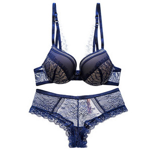 Комплект дамско бельо в три цвята с дантела