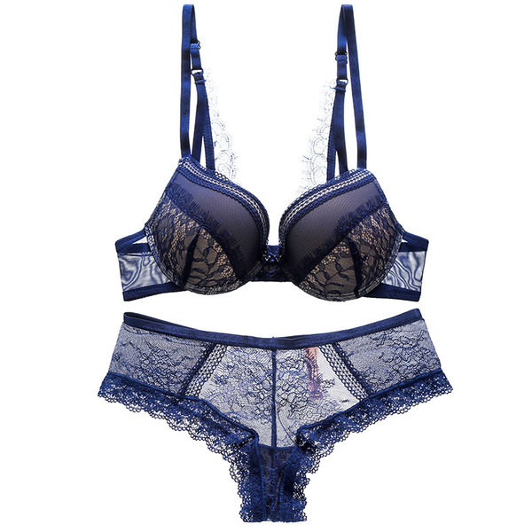 Комплект дамско бельо в три цвята с дантела