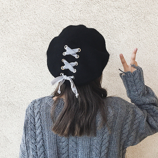 Palarie de dama eleganta cu cravate in doua culori