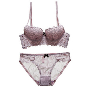 Елегантен комплект дамско бельо в няколко цвята