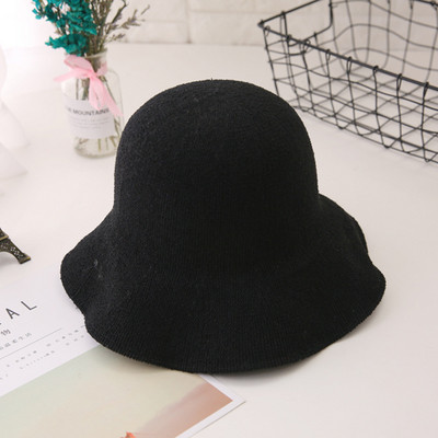 Γυναικείο καπέλο  σε διαφορετικά χρώματα