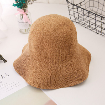 Γυναικείο καπέλο  σε διαφορετικά χρώματα