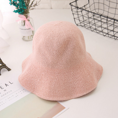 Γυναικείο καπέλο  σε διαφορετικά χρώματα