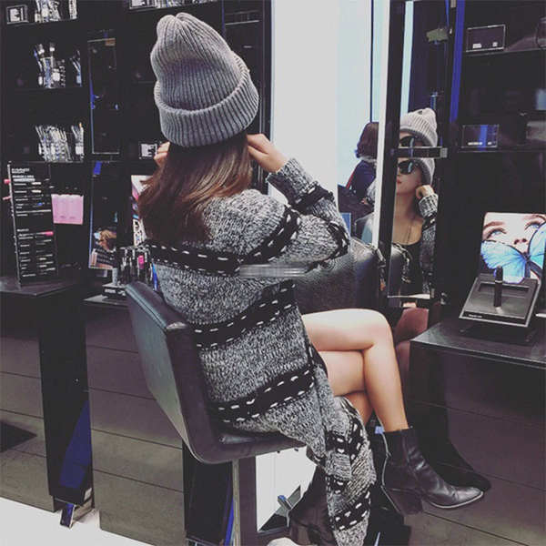 Ежедневна дамска плътна шапка с емблема в четири цвята