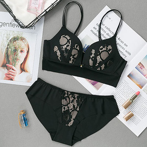 Set de lenjerie de dama in mai multe culori