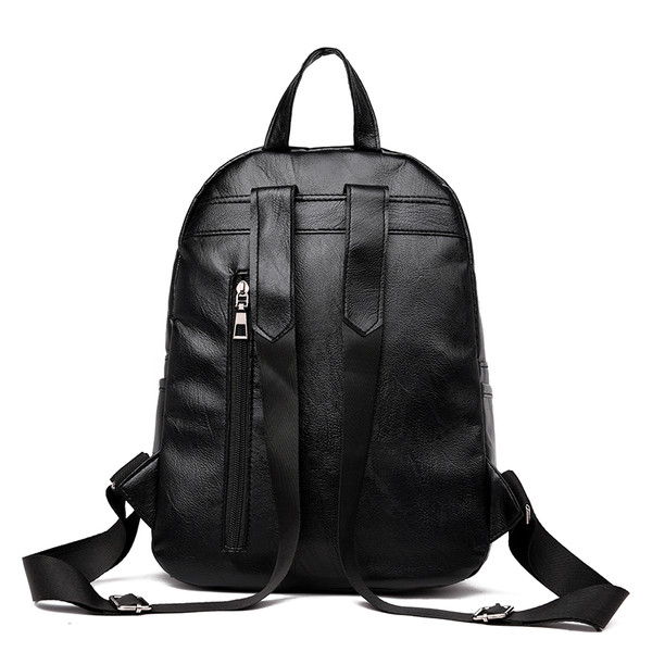 Модерна дамска раница в черен цвят от еко кожа с декорация