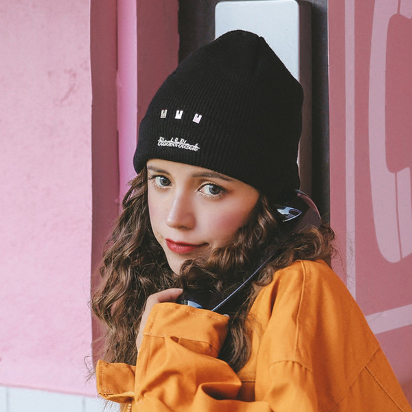 Palarie casual dama cu broderie in mai multe culori