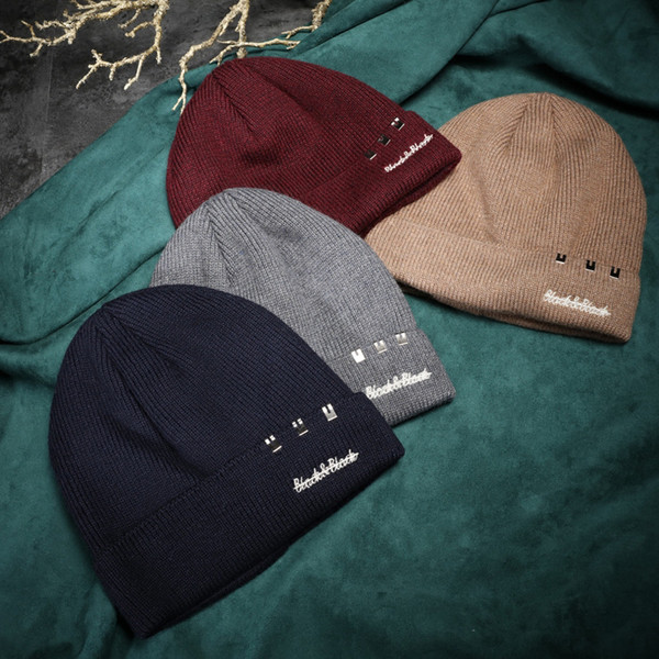 Palarie casual dama cu broderie in mai multe culori