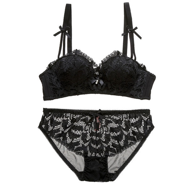 Κομψό γυναικεία εσώρουχα με κεντήματα