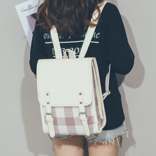 Rucsac modern de dama din piele ecologica in alb si negru