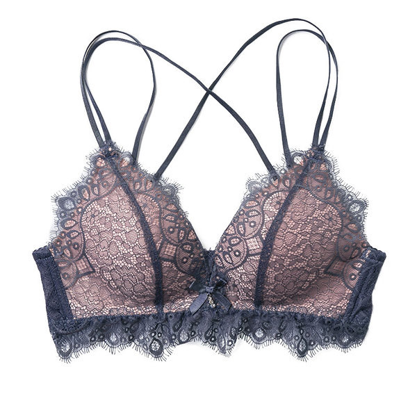 Σετ εσωρούχων σε τέσσερα χρώματα